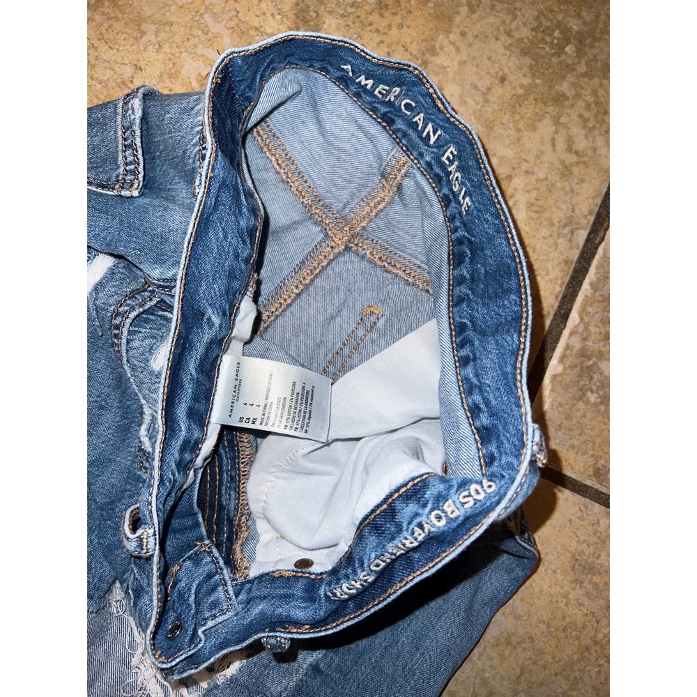 American Eagle 90s Boyfriend Shorts Size 4 - Picture 2 of 2
